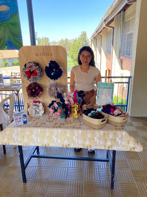 Alattela Presente en Feria Navideña en Colegio The Mayflower School