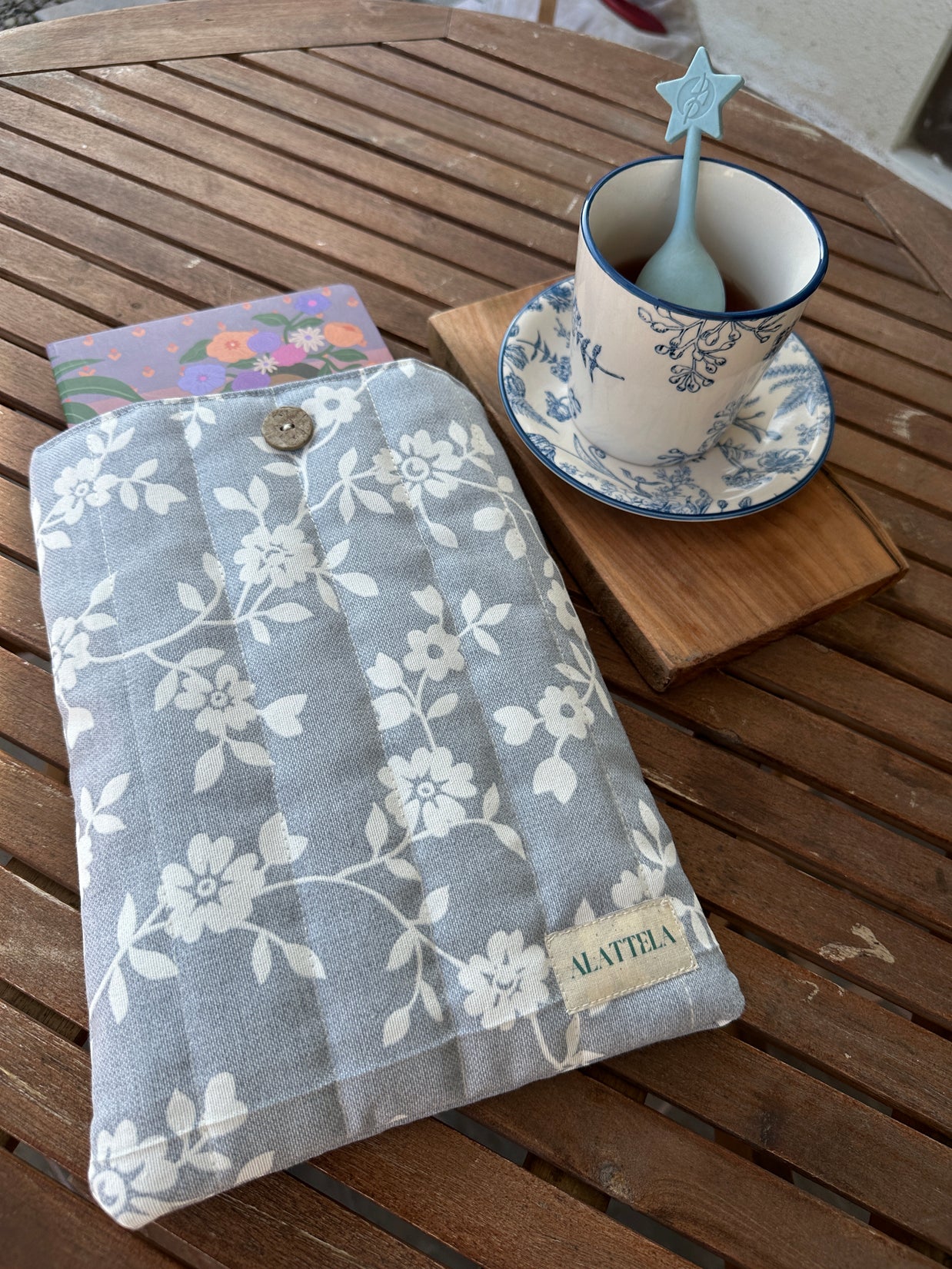 Funda para Libros/Tablet/I-Pad Diseño "Suspiro de Cielo Frío"