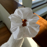 Scrunchie Brillo Color Blanco