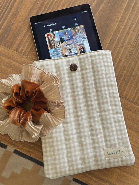 Funda para Libros/Tablet/I-Pad Diseño "Cuadrillé Beige Claro"